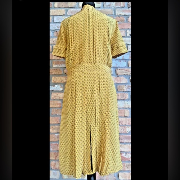 Pleated Short Sleeve Dress Marigold Size 6 NWT MSRP $2500 Belstaff 100% Silk - Picture 3 of 14